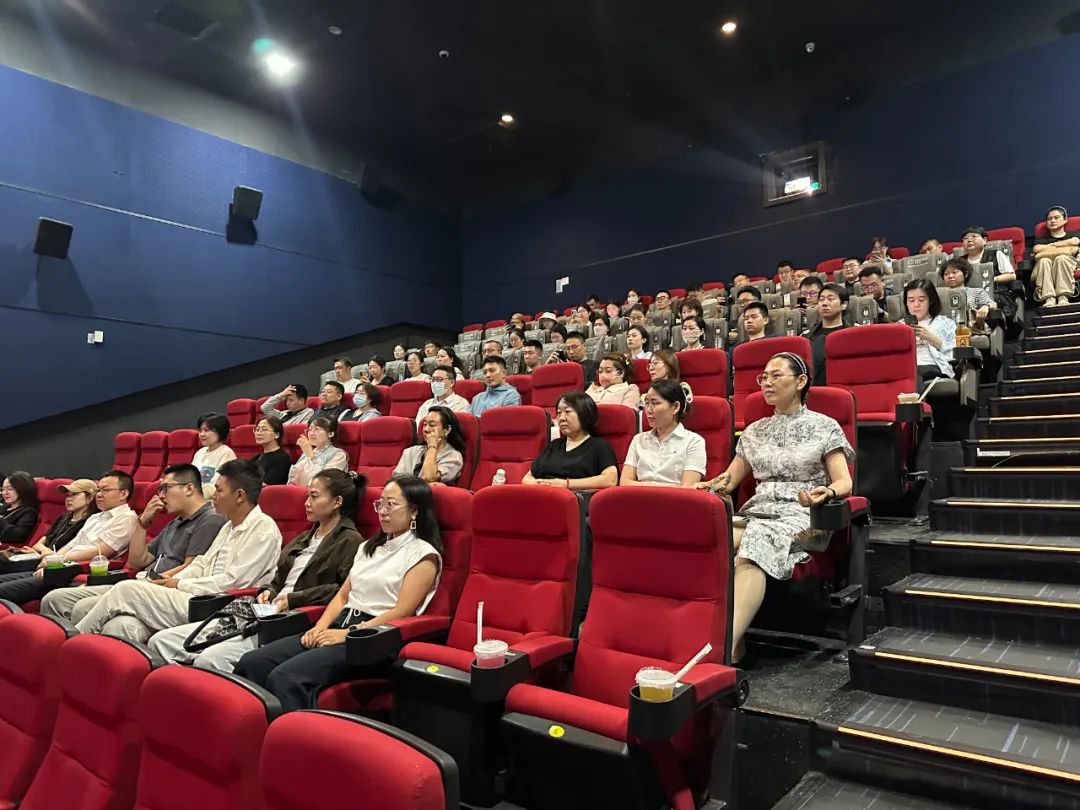 銘記歷史守初心 砥礪奮進(jìn)擔(dān)使命 ——內(nèi)蒙古證券期貨業(yè)協(xié)會組織會員開展紅色觀影活動